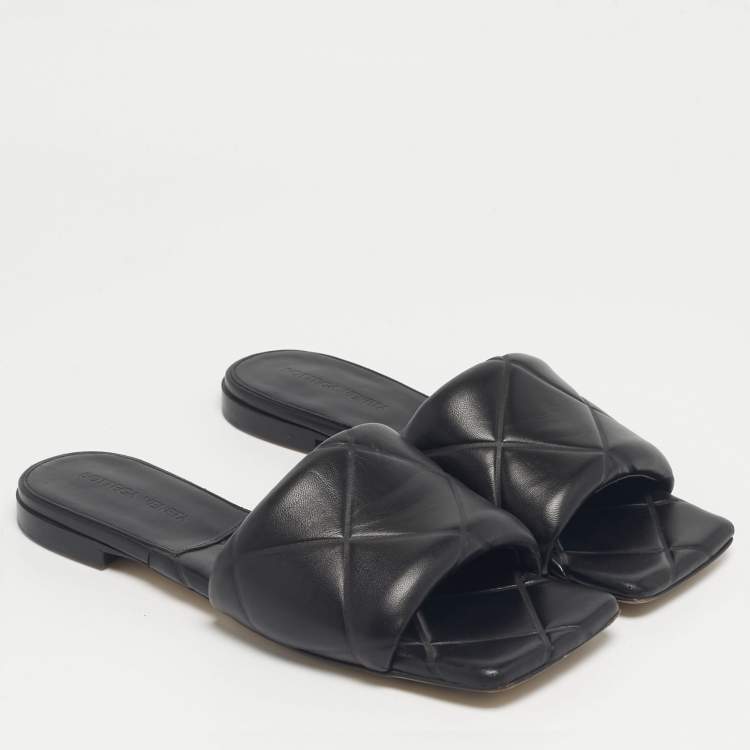 Pre Owned Bottega Veneta Black Leather Flat Slides Size 37