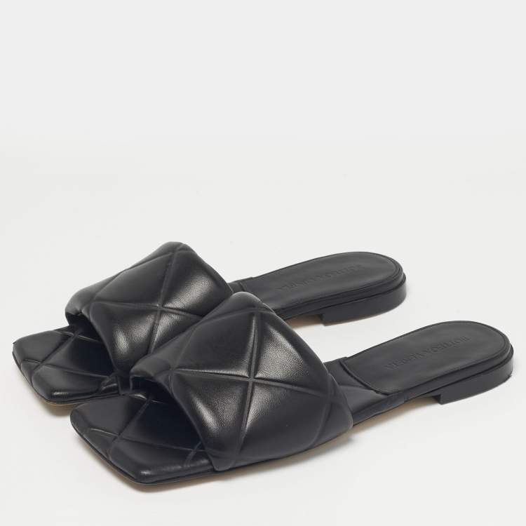 Pre Owned Bottega Veneta Black Leather Flat Slides Size 37