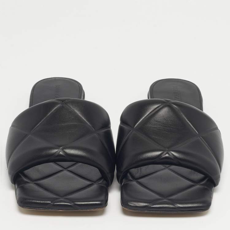 Pre Owned Bottega Veneta Black Leather Flat Slides Size 37