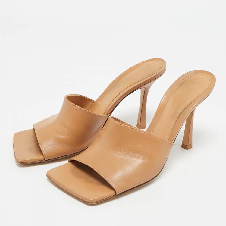 Pre Owned Bottega Veneta Beige Leather Stretch Slide Sandals Size 38