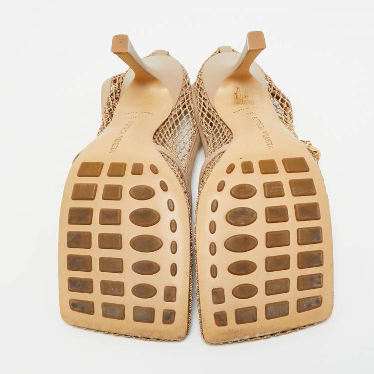 مملوكة مسبقًا Bottega Veneta Beige Mesh and Leather Chain Stretch Pumps Size 38