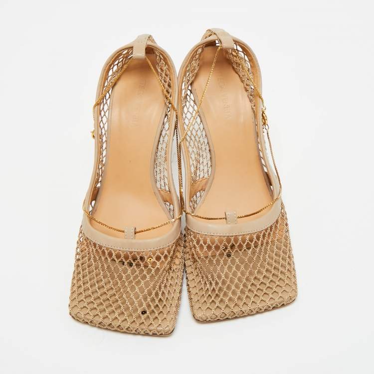 مملوكة مسبقًا Bottega Veneta Beige Mesh and Leather Chain Stretch Pumps Size 38