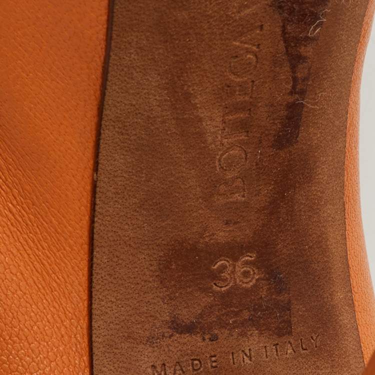 مملوكة مسبقًا Bottega Veneta Orange Leather Stretch The Bold Mules Size 36