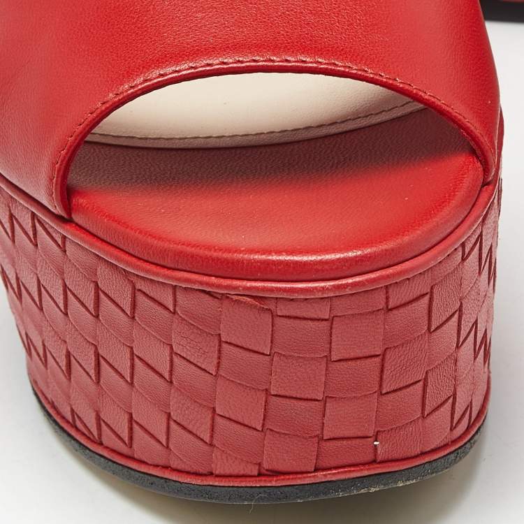 Pre Owned Bottega Veneta Red Leather Intrecciato Platform Sandals Size 39 