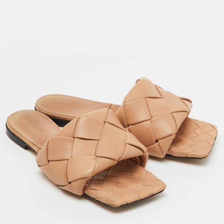 Pre Owned Bottega Veneta Beige Intrecciato Leather Lido Flat Sandals Size 40