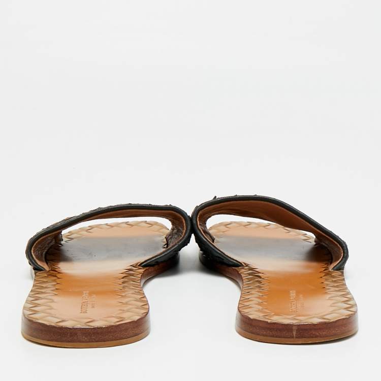 Pre Owned Bottega Veneta Black/Gold Intrecciato Leather Flat Sandals Size 38