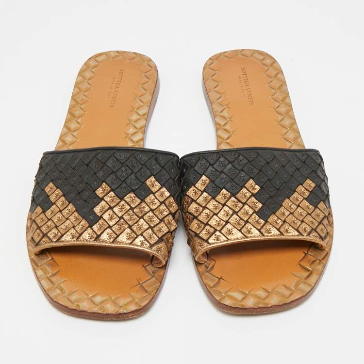 Pre Owned Bottega Veneta Black/Gold Intrecciato Leather Flat Sandals Size 38