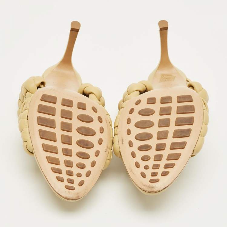 مملوكة مسبقًا Bottega Veneta Yellow Braided Leather Curve Open Toe Sandals Size 38.5