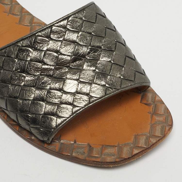 Pre Owned Bottega Veneta Metallic Intrecciato Leather Ravello Flat Slides Size 40