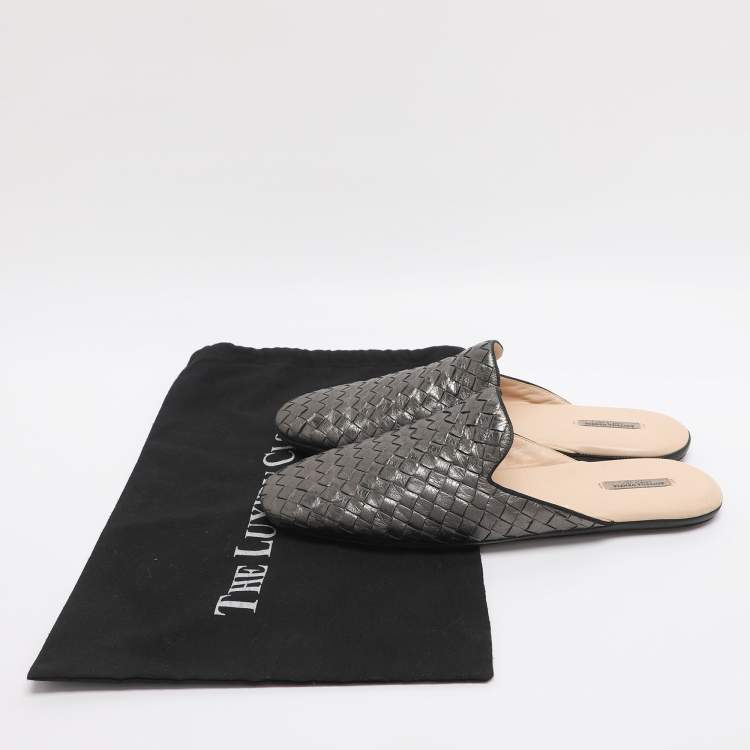 Pre Owned Bottega Veneta Fiandra Size 41 Silver Intrecciato Leather Flat Mules