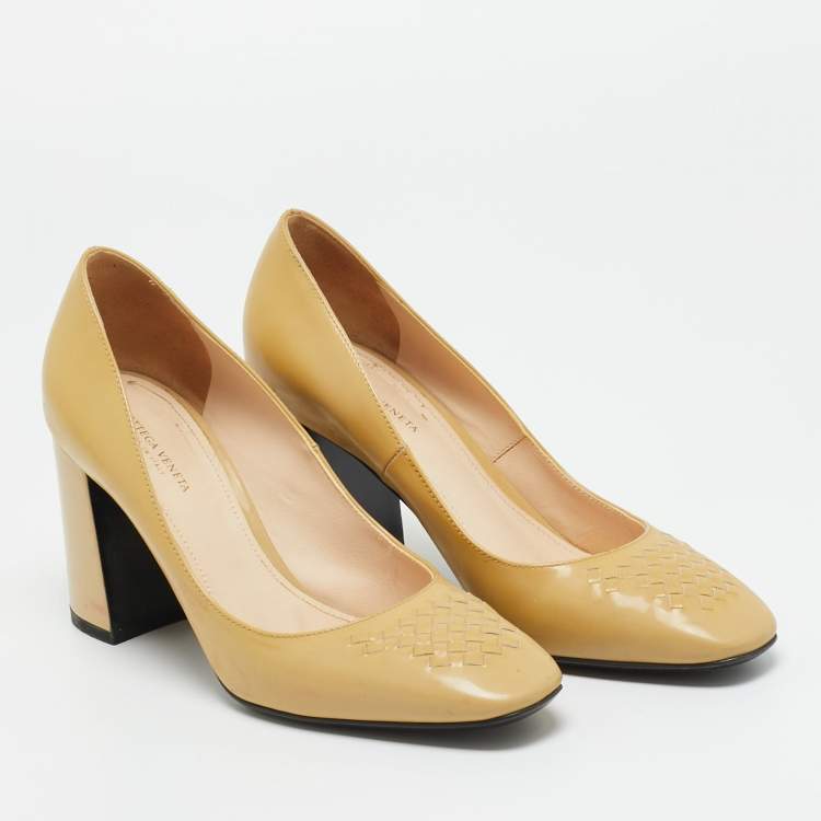 Pre Owned Bottega Veneta Size 35 Beige Patent Leather Intrecciato Detail Block Heel Pumps