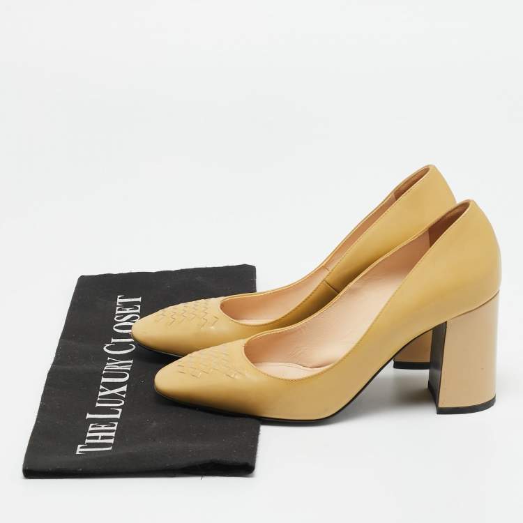 Pre Owned Bottega Veneta Size 35 Beige Patent Leather Intrecciato Detail Block Heel Pumps