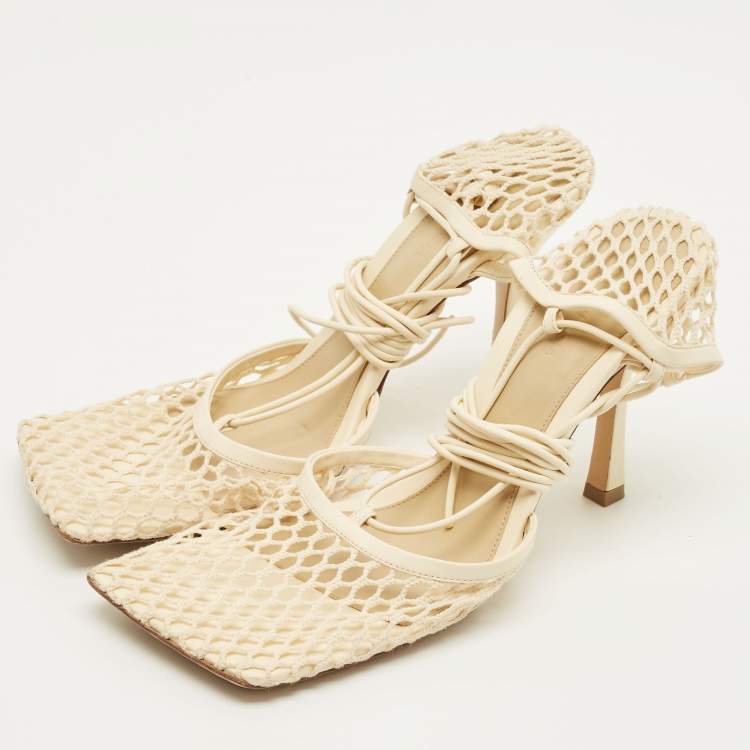 Pre Owned Bottega Veneta Stretch Size 40 Cream Leather and Mesh Ankle Strap Sandals