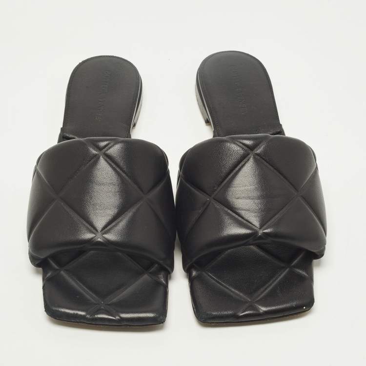 Pre Owned Bottega Veneta Lido Size 40 Black Quilted Leather Flat Sandals