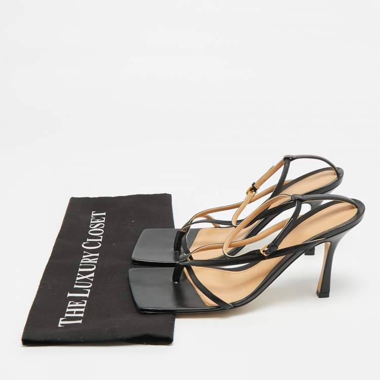 مملوكة مسبقًا Bottega Veneta Stretch Size 40 Black Leather Ankle Strap Sandals