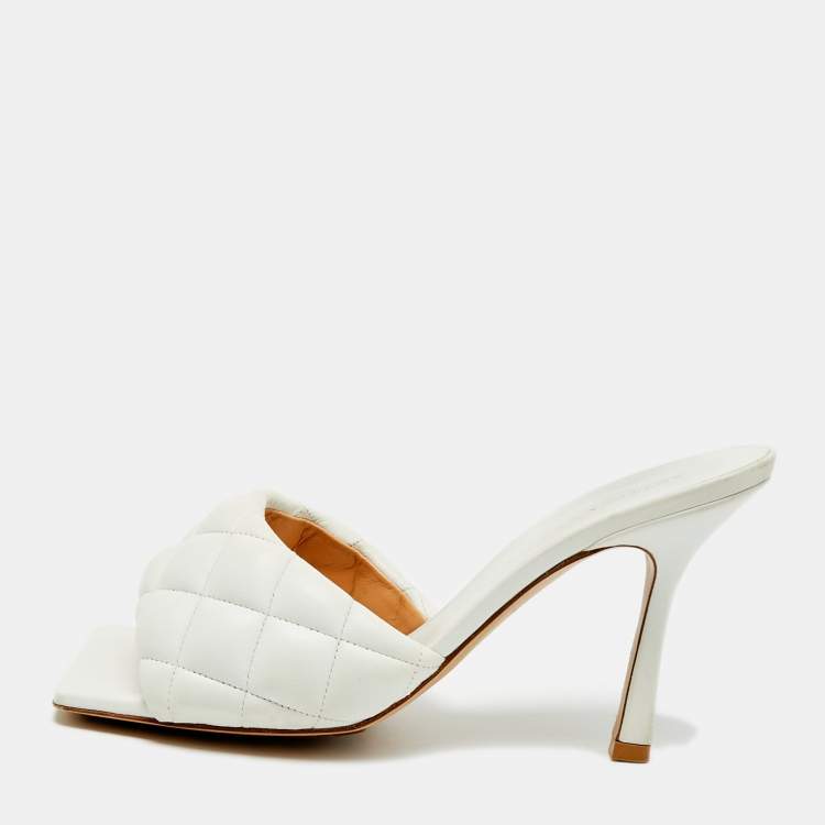 Pre Owned Bottega Veneta Lido Size 38 White Leather Slide Sandals