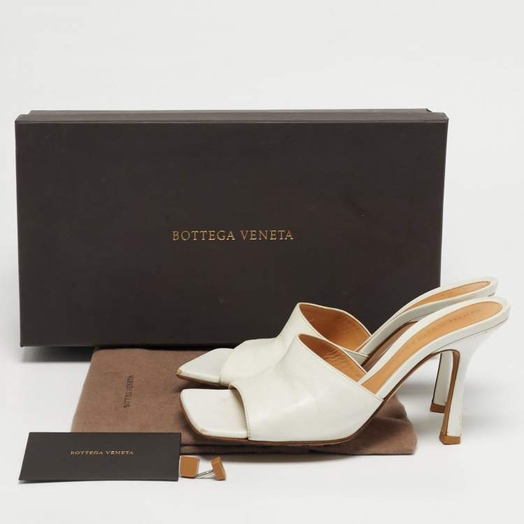 Pre Owned Bottega Veneta Lido Size 36.5 White Leather Slide Sandals