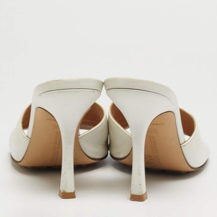 Pre Owned Bottega Veneta Lido Size 36.5 White Leather Slide Sandals