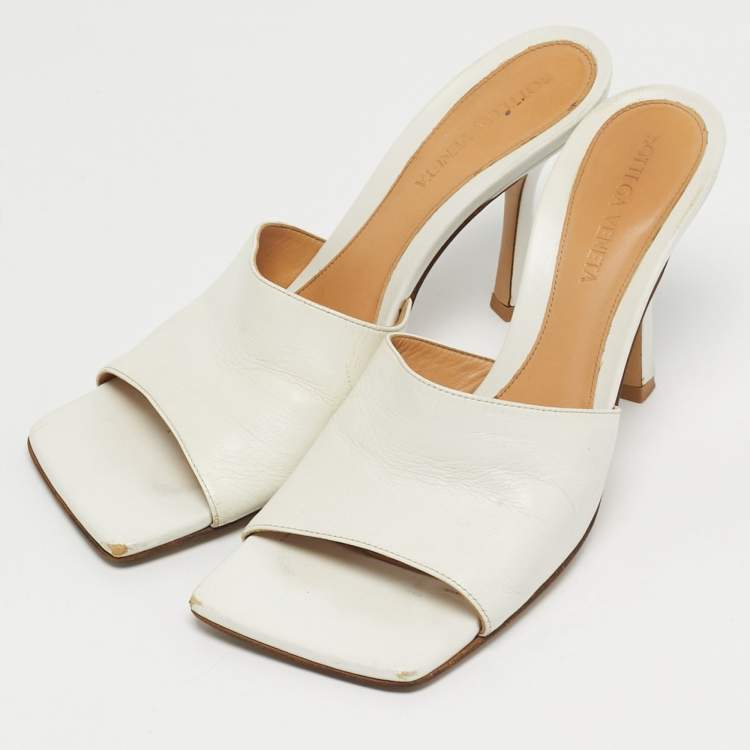 Pre Owned Bottega Veneta Lido Size 36.5 White Leather Slide Sandals