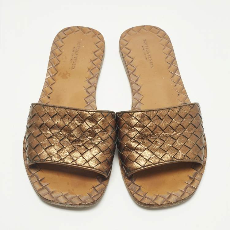 مملوكة مسبقًا Bottega Veneta Size 38 Metallic Intrecciato Leather Flat Slide