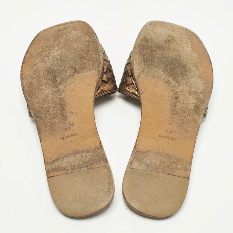 مملوكة مسبقًا Bottega Veneta Size 38 Metallic Intrecciato Leather Flat Slide