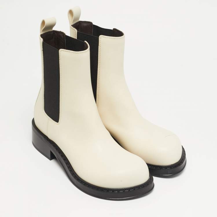 مملوكة مسبقًا Bottega Veneta Cliff Size 38 White Leather Ankle Length Boots