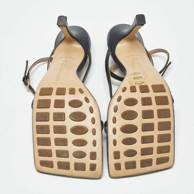 مملوكة مسبقًا Bottega Veneta Stretch Size 37 Black Leather Ankle Strap Sandals