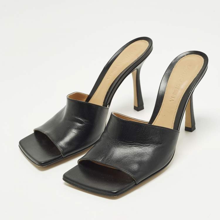 Pre Owned Bottega Veneta Strech Size 37.5 Black Leather Slide Sandals