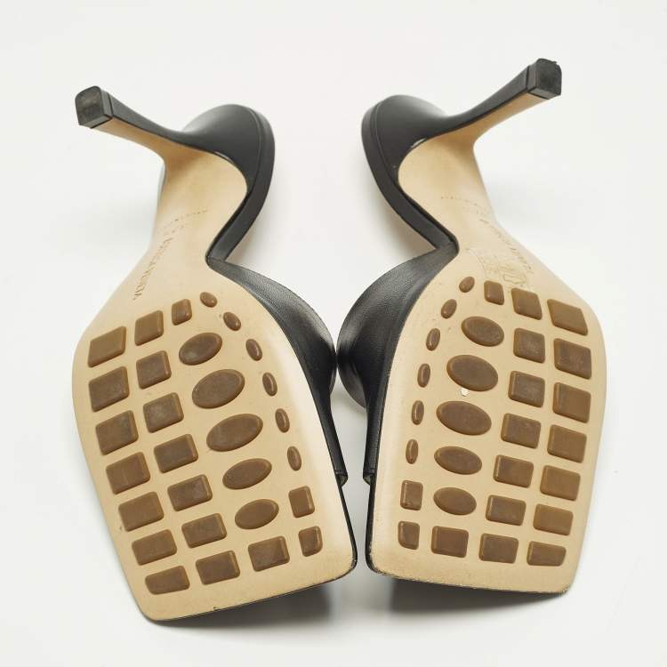 Pre Owned Bottega Veneta Strech Size 37.5 Black Leather Slide Sandals