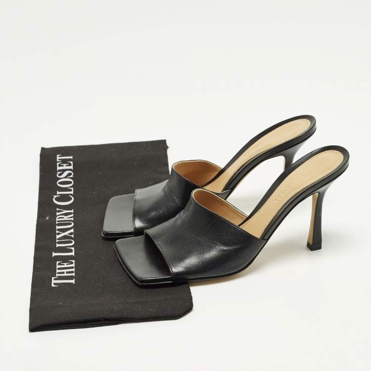 Pre Owned Bottega Veneta Strech Size 37.5 Black Leather Slide Sandals