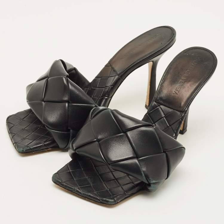 مملوكة مسبقًا Bottega Veneta Lido Size 37 Black Intrecciato Leather Slide Sandals