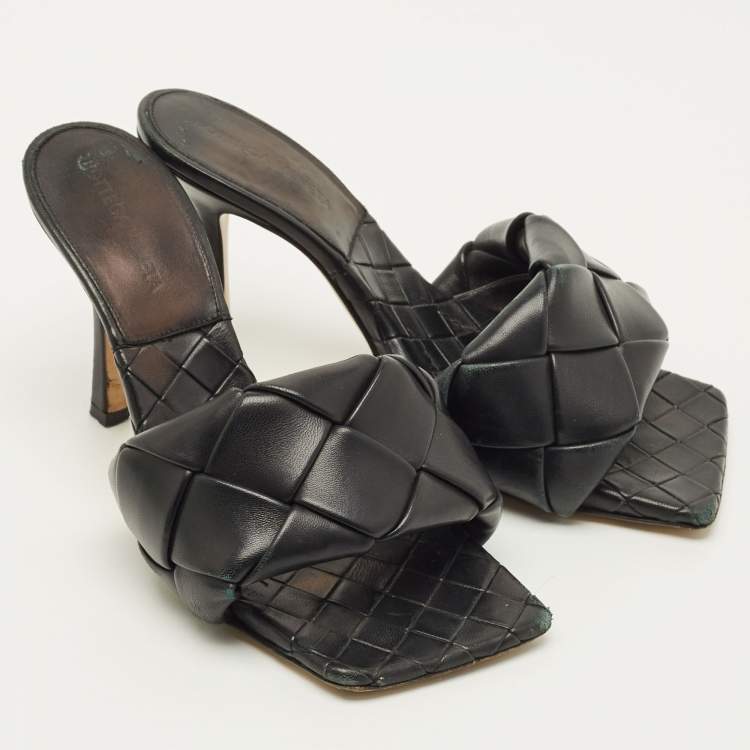 مملوكة مسبقًا Bottega Veneta Lido Size 37 Black Intrecciato Leather Slide Sandals