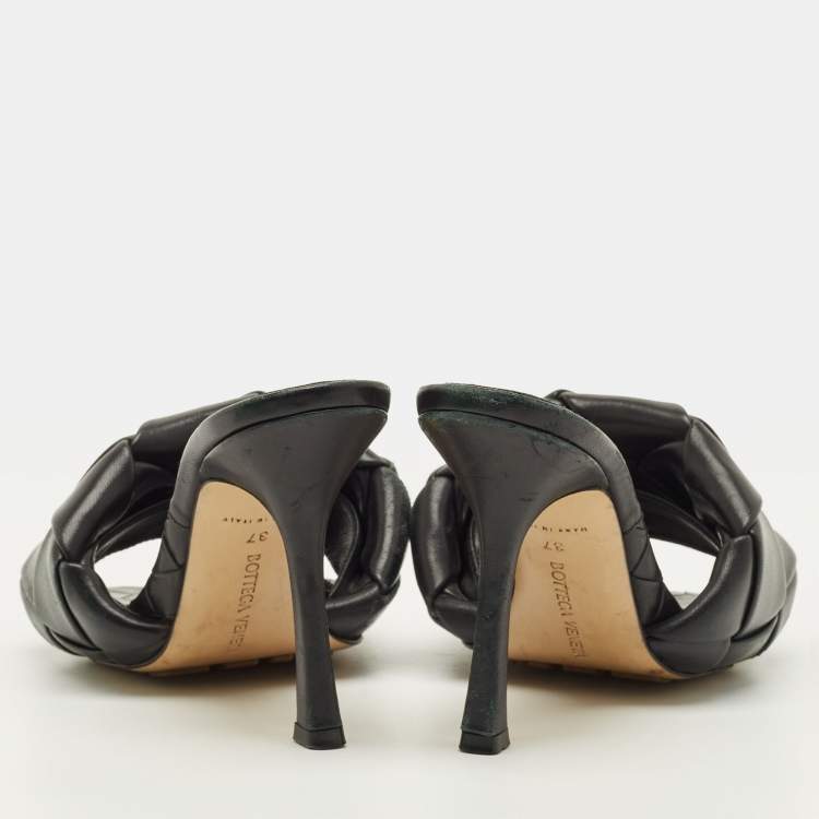 مملوكة مسبقًا Bottega Veneta Lido Size 37 Black Intrecciato Leather Slide Sandals