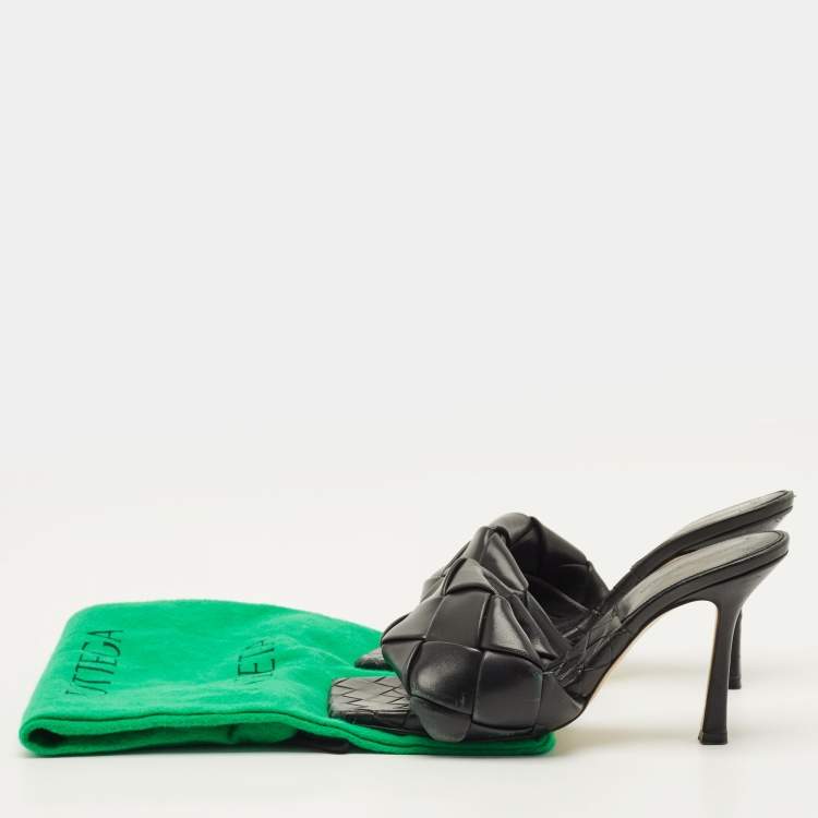 مملوكة مسبقًا Bottega Veneta Lido Size 37 Black Intrecciato Leather Slide Sandals