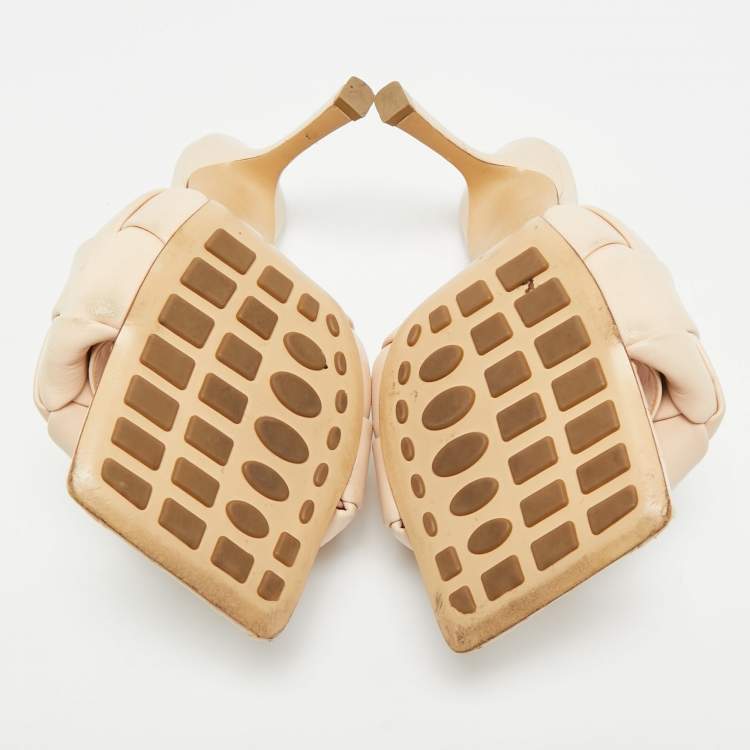 Pre Owned Bottega Veneta Lido Size 37 Beige Quilted Leather Slide Sandals