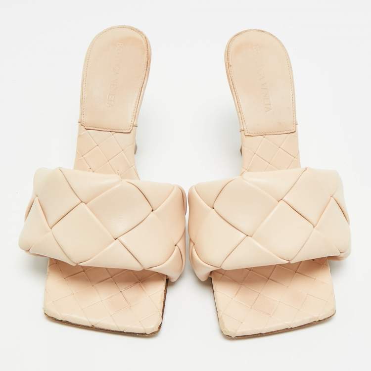 Pre Owned Bottega Veneta Lido Size 37 Beige Quilted Leather Slide Sandals