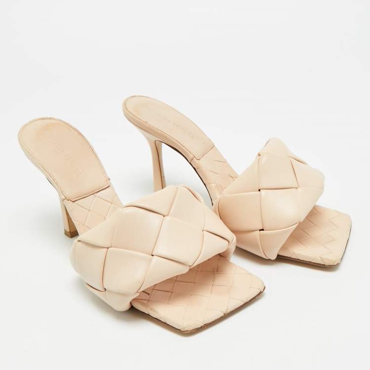 Pre Owned Bottega Veneta Lido Size 37 Beige Quilted Leather Slide Sandals