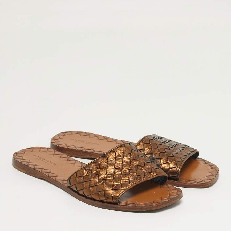 Pre Owned Bottega Veneta Intrecciato Size 38 Metallic Intrecciato Leather Flat Slide