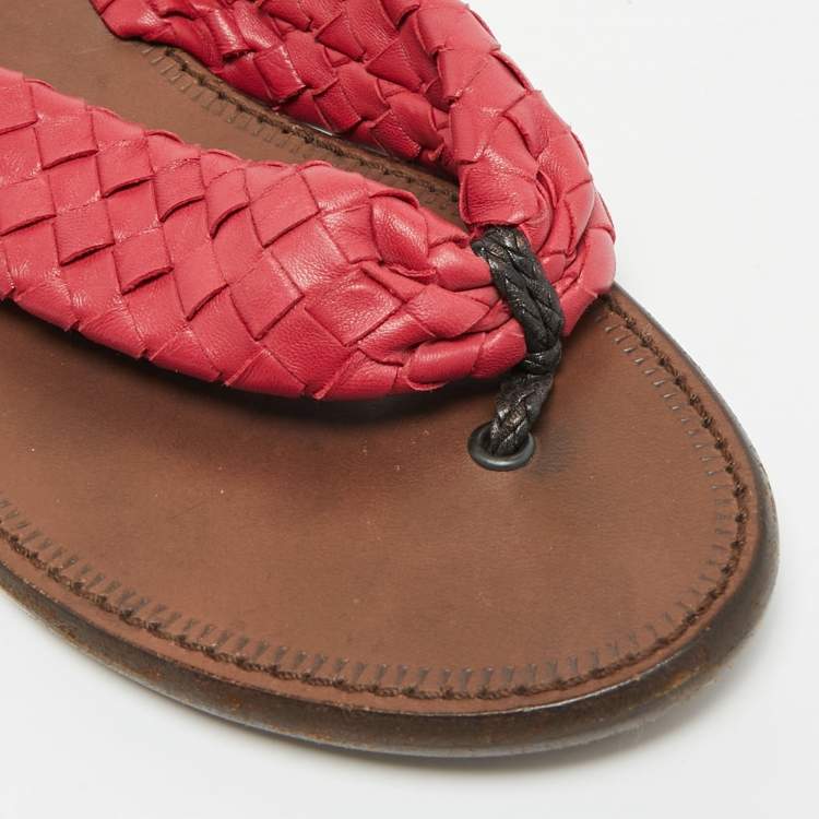 Pre Owned Bottega Veneta Size 39.5 Red Intrecciato Leather Thong Flats