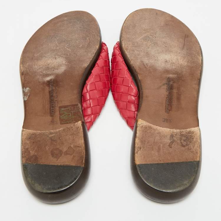 Pre Owned Bottega Veneta Size 39.5 Red Intrecciato Leather Thong Flats