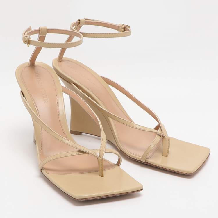 Pre Owned Bottega Veneta Stretch Size 39 Beige Leather Ankle Strap Sandals