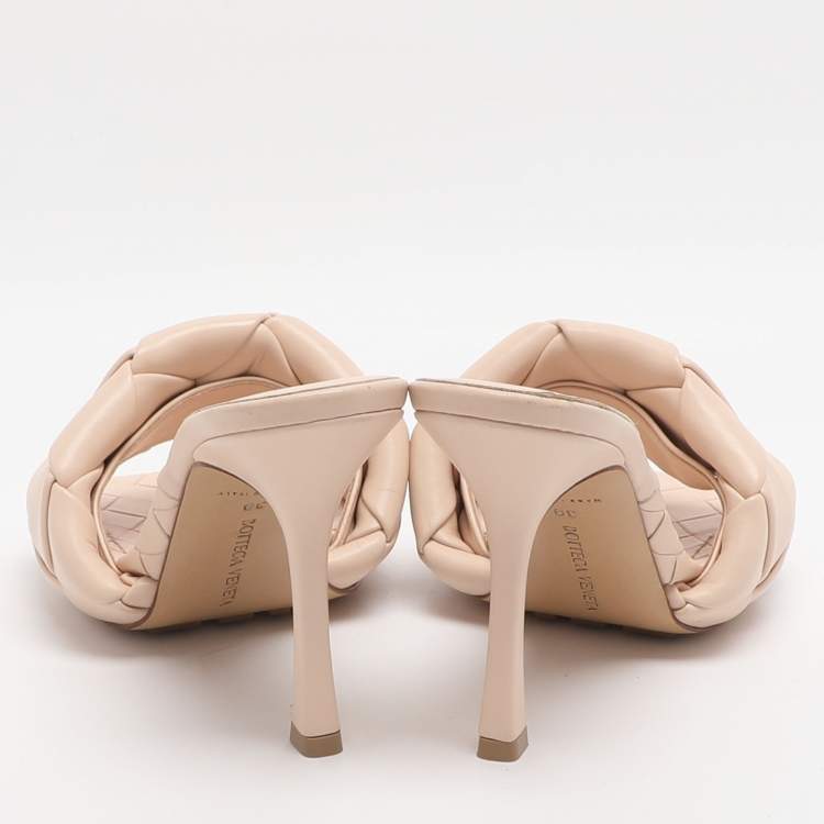 مملوكة مسبقًا Bottega Veneta Lido Size 39 Light Pink Intrecciato Leather Slide Sandals