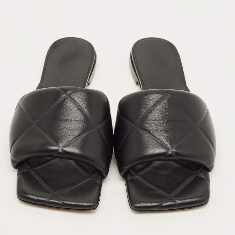 Pre Owned Bottega Veneta Lido Size 38 Black Leather Flat Slides