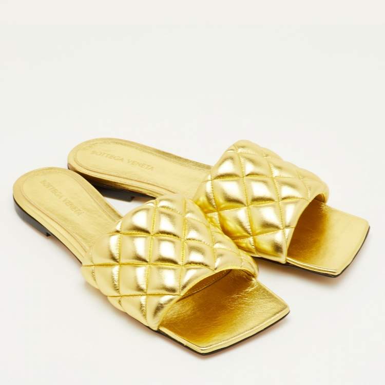 Pre Owned Bottega Veneta Lido Size 38 Gold Quilted Metallic Leather Flat Slide Sandals