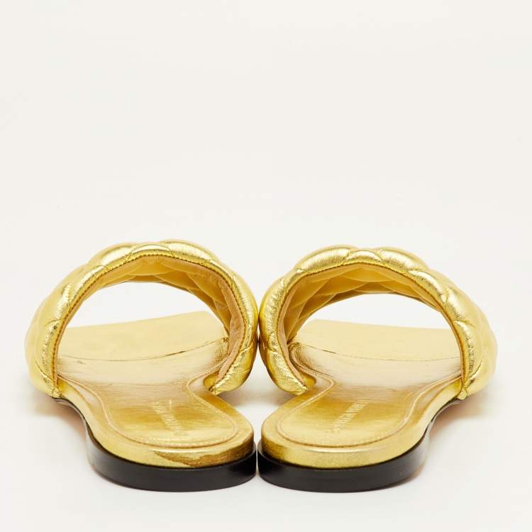 Pre Owned Bottega Veneta Lido Size 38 Gold Quilted Metallic Leather Flat Slide Sandals