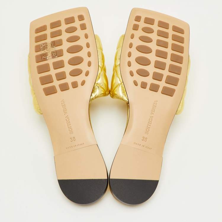 Pre Owned Bottega Veneta Lido Size 38 Gold Quilted Metallic Leather Flat Slide Sandals