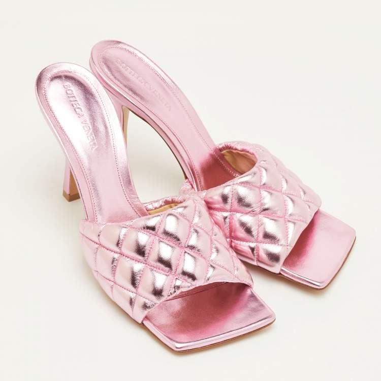 مملوكة مسبقًا Bottega Veneta Lido Size 40 Pink Quilted Metalic Leather Slide Sandals