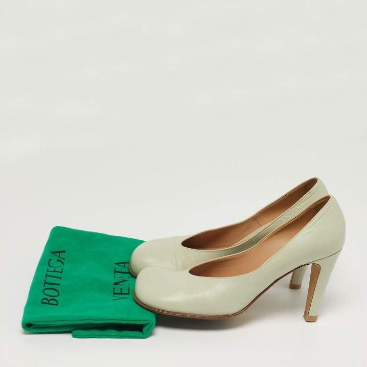 Pre Owned Bottega Veneta Size 39 Grey Leather Square Pumps