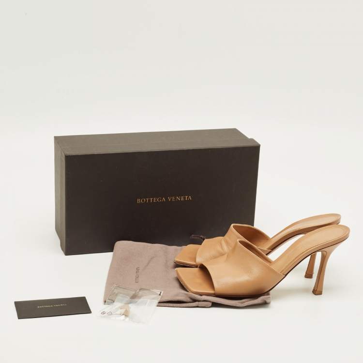 Pre Owned Bottega Veneta Stretch Size 40.5 Beige Leather Slide Sandals
