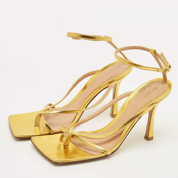 Pre Owned Bottega Veneta Stretch Size 38 Gold Leather Ankle Strap Sandals